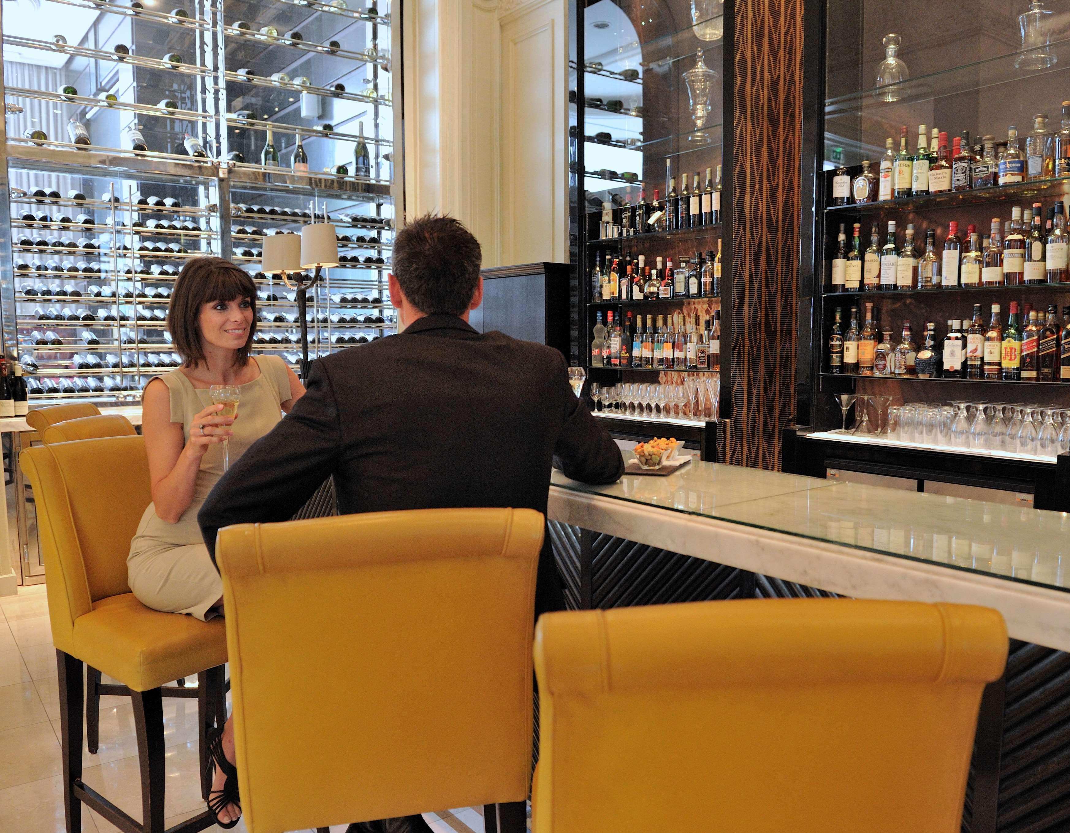 Waldorf Astoria Versailles - Trianon Palace Restaurang bild The bar at the Ritz-Carlton, Washington, D.C.