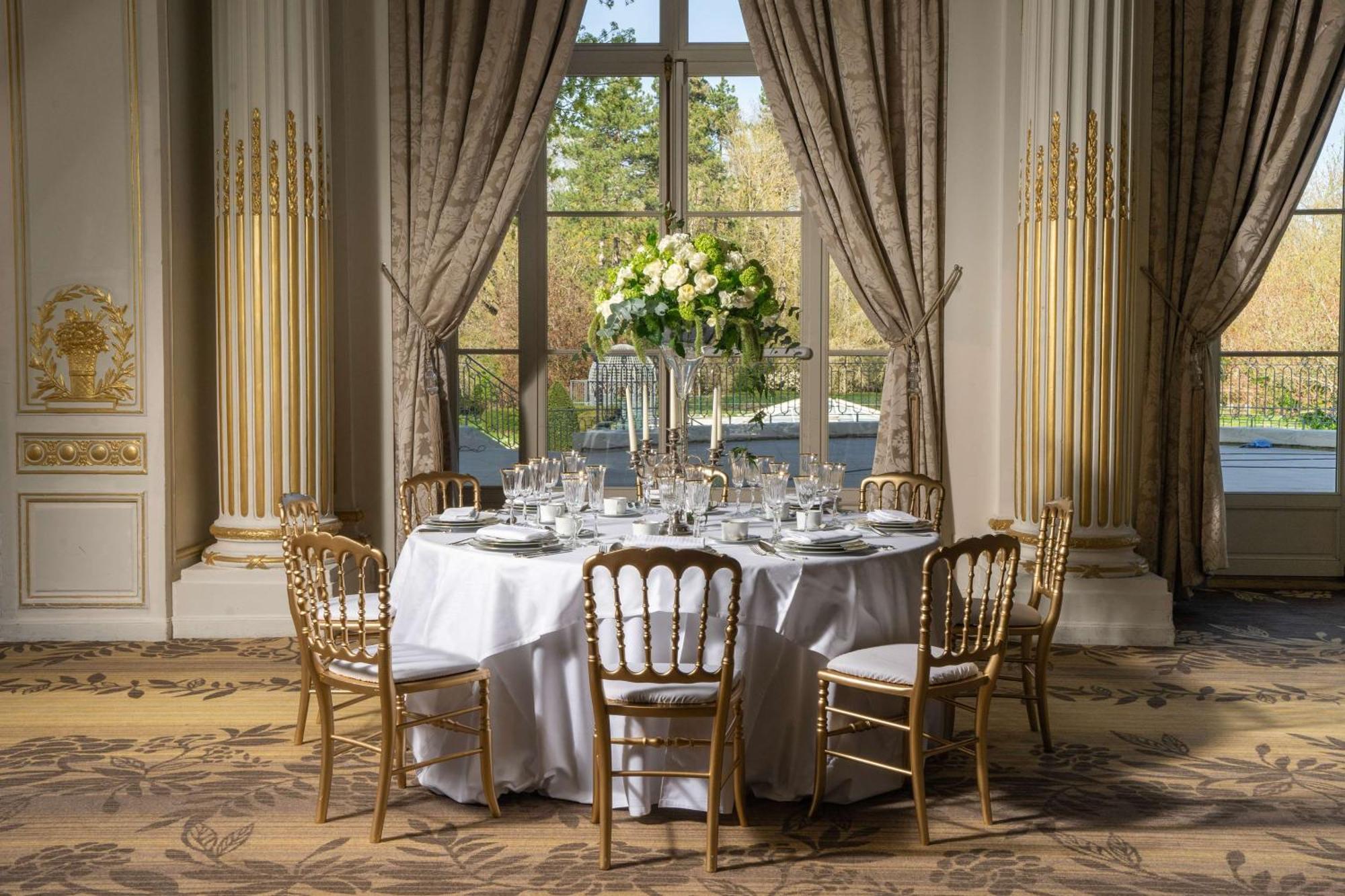 Waldorf Astoria Versailles - Trianon Palace Exteriör bild The ballroom
